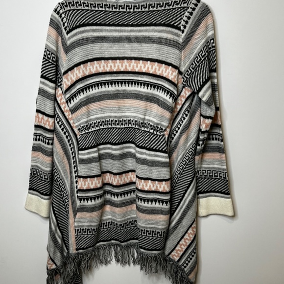 CATO Open Front Draped Fringe Sweater Size L - Picture 2 of 8